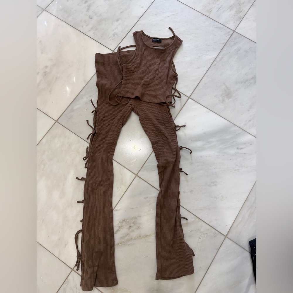 White Fox Brown tie up set knit